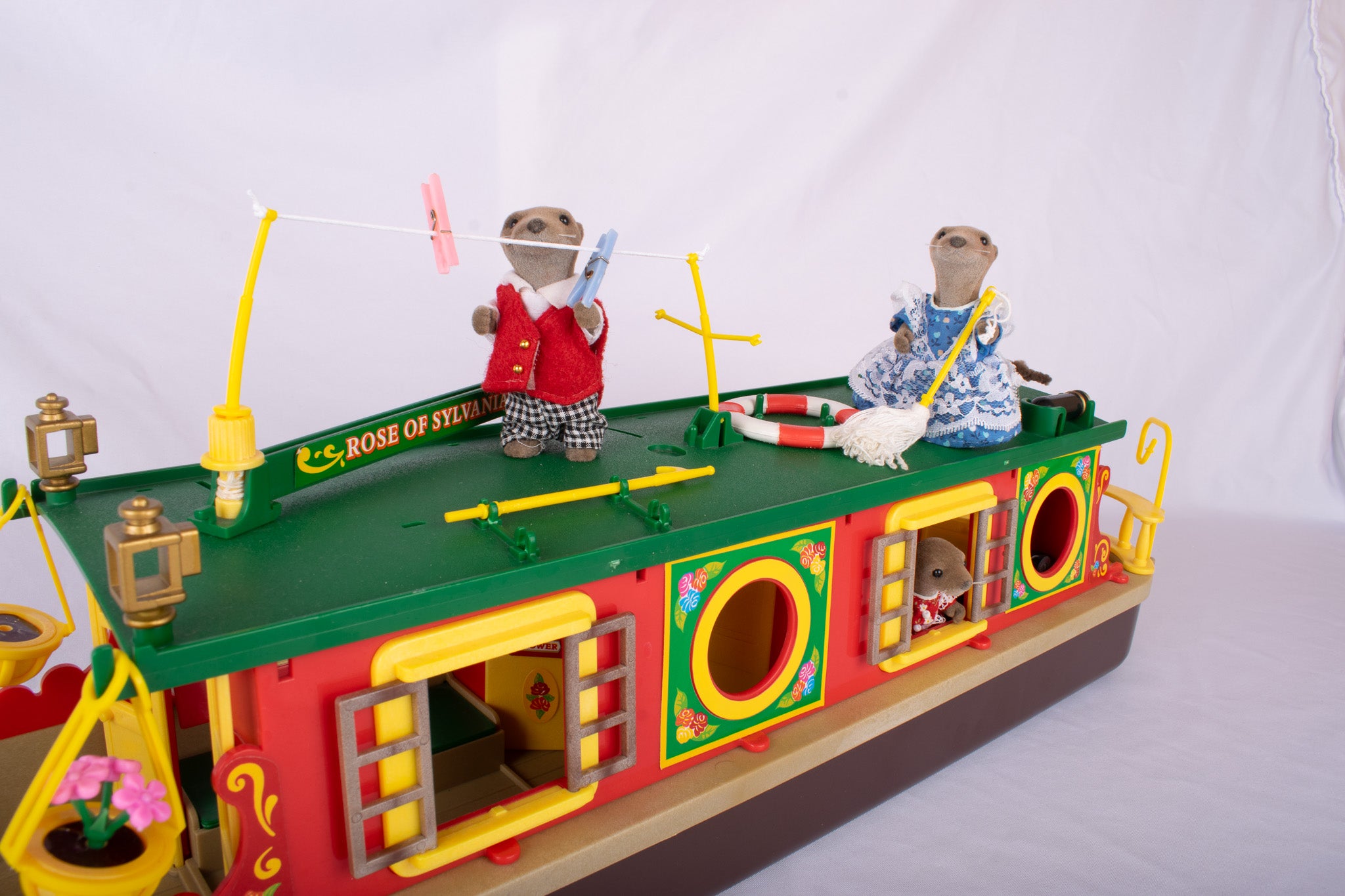Sylvanian Families Vandyke Otter Family and Rose of Sylvania Canal Bost
