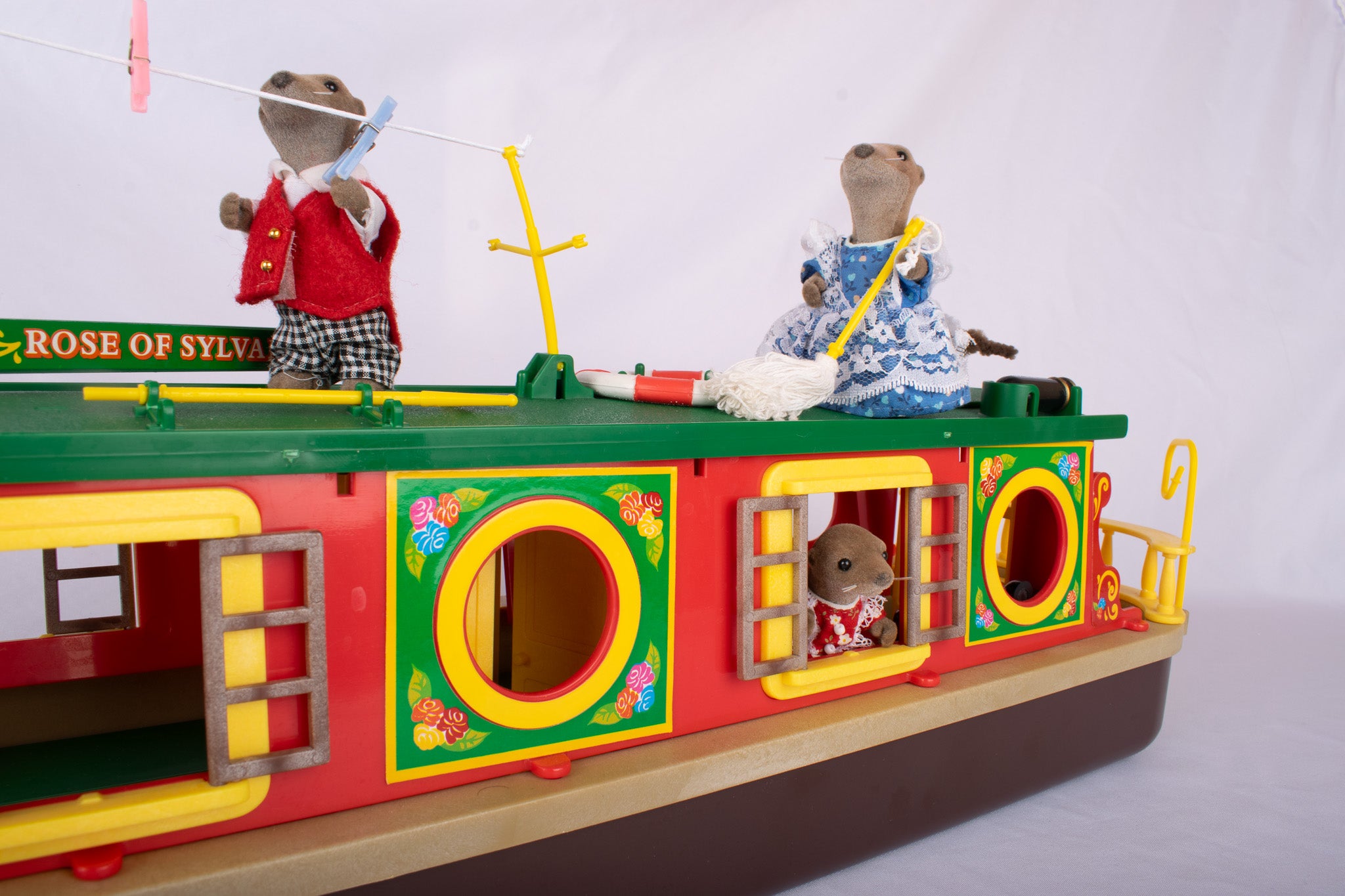 Sylvanian Families Vandyke Otter Family and Rose of Sylvania Canal Bost