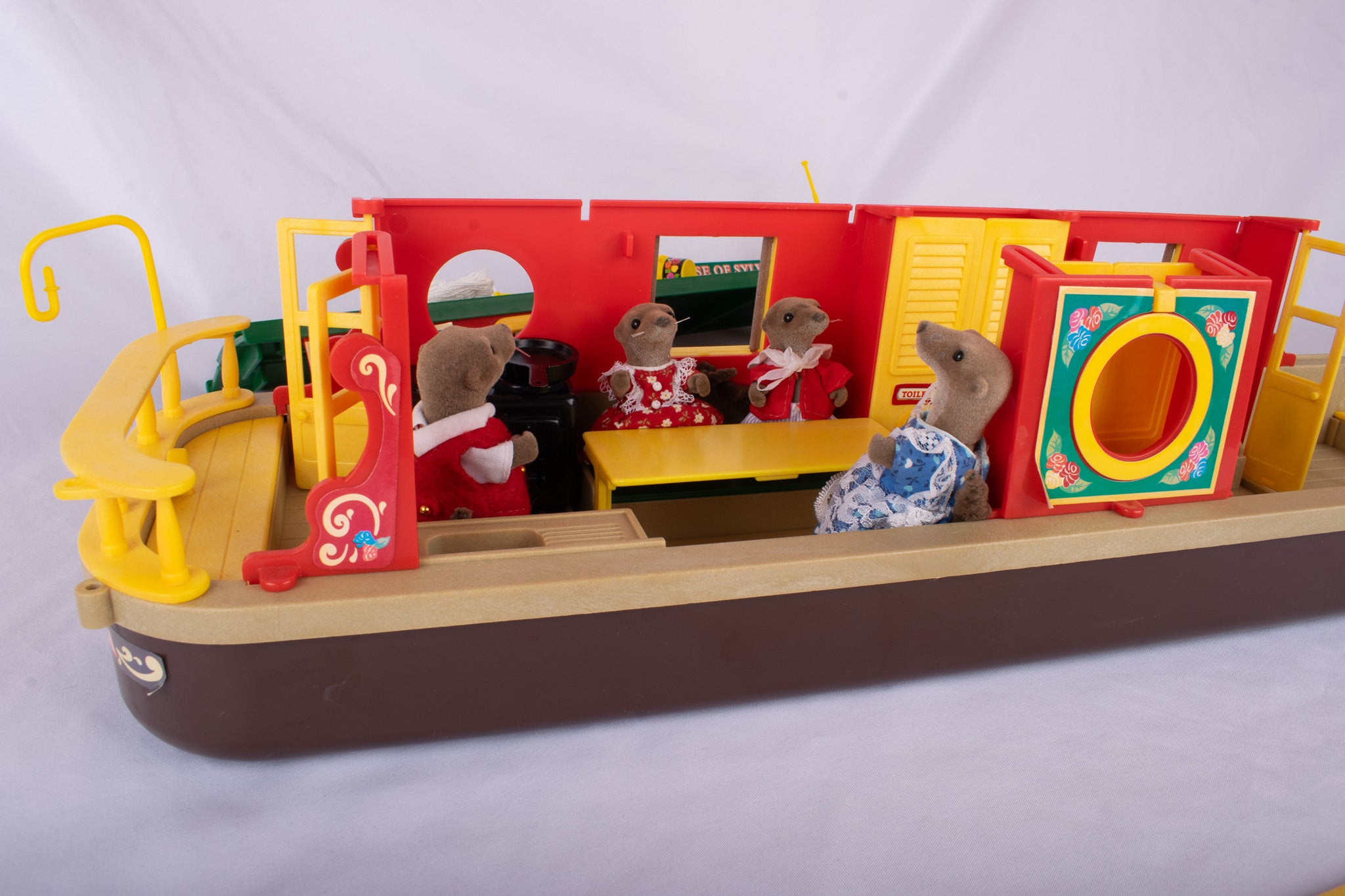 Sylvanian Families Vandyke Otter Family and Rose of Sylvania Canal Bost