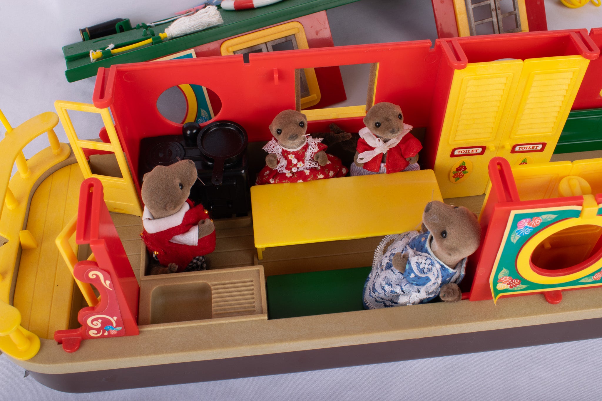 Sylvanian Families Vandyke Otter Family and Rose of Sylvania Canal Bost