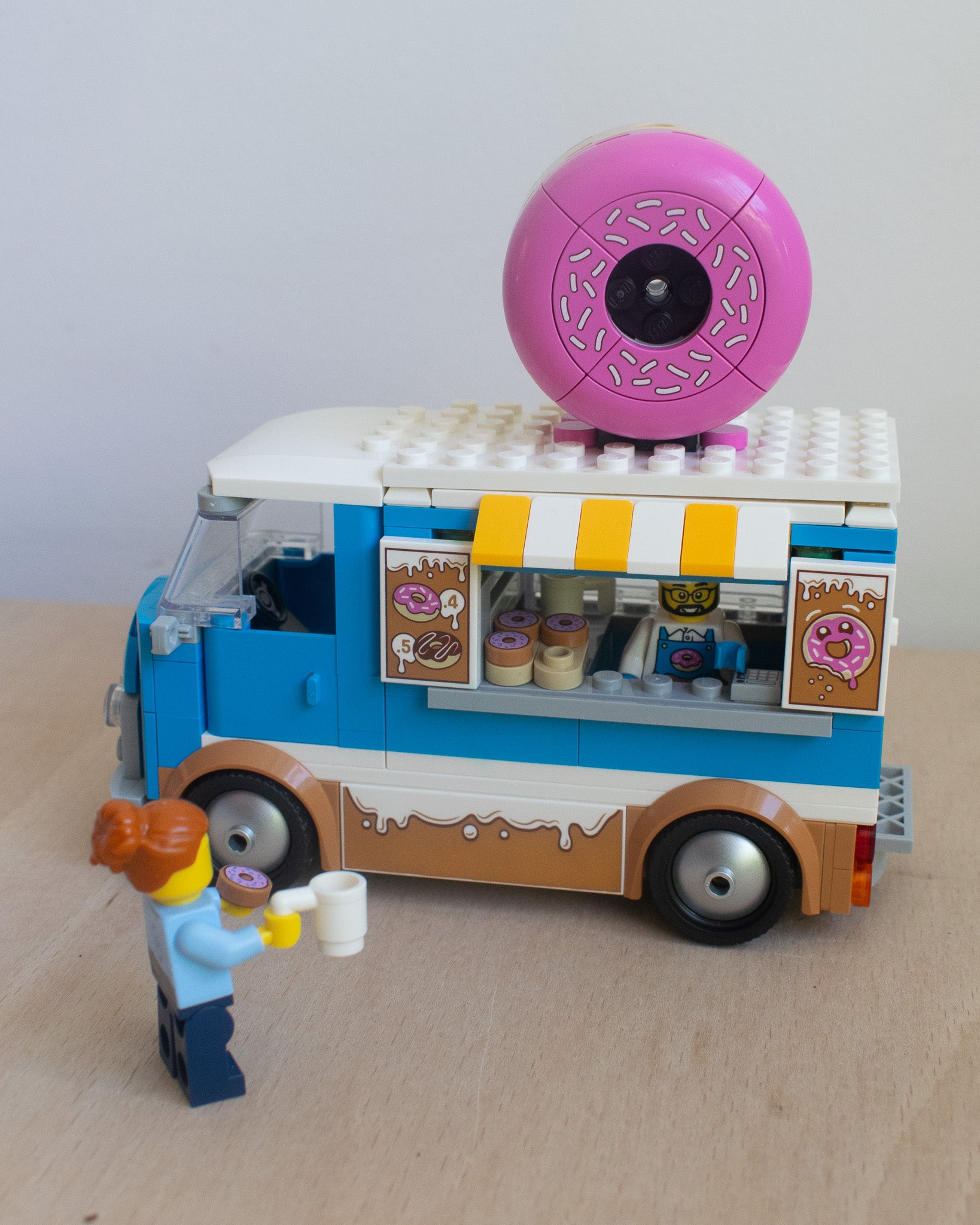 LEGO® 60452 Doughnut Truck