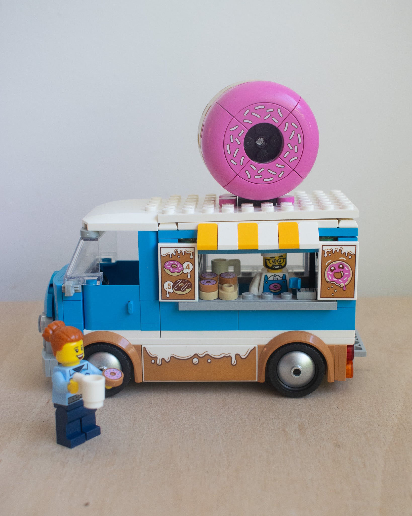 LEGO® 60452 Doughnut Truck
