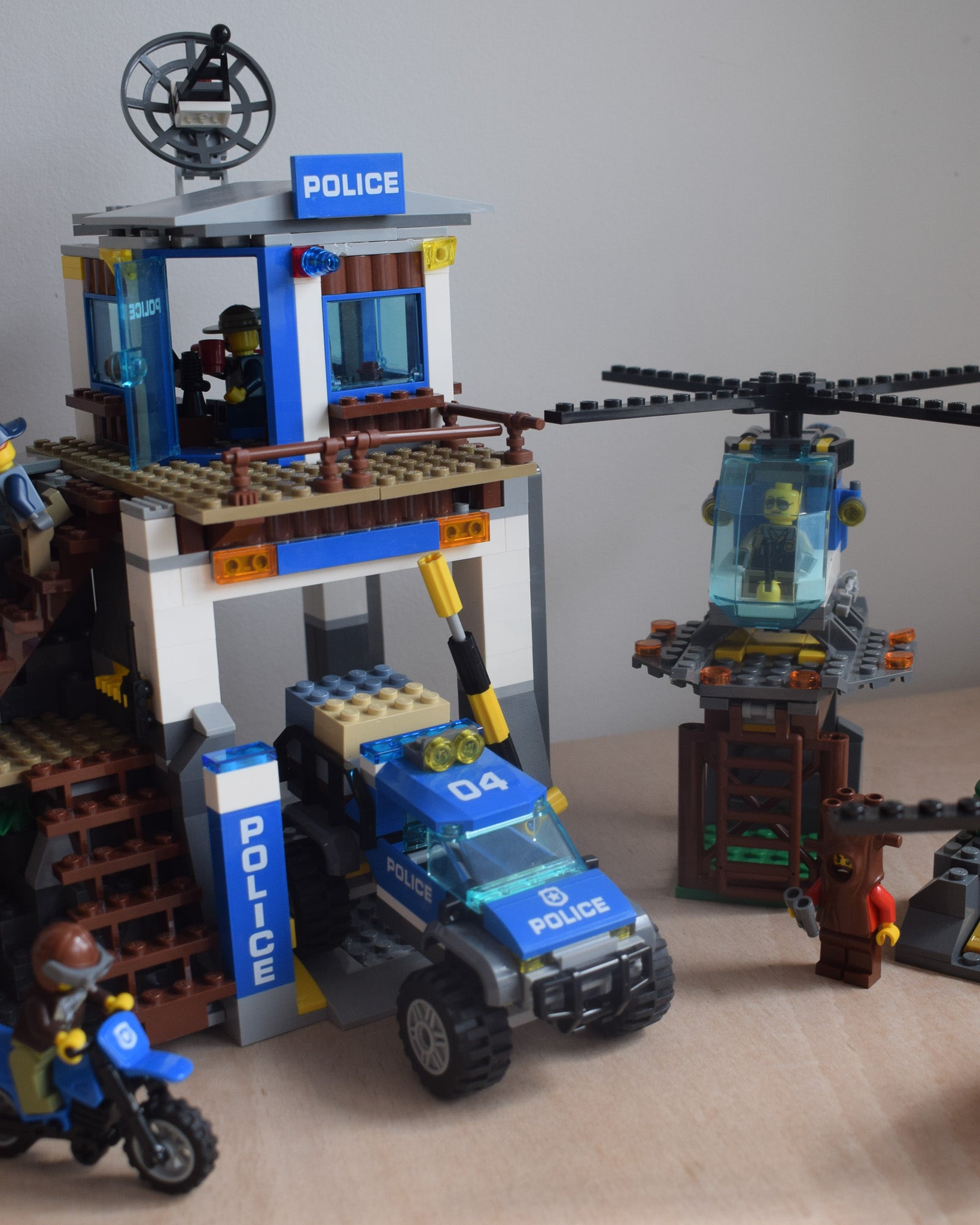 LEGO® 60174 Mountain Police Headquarters