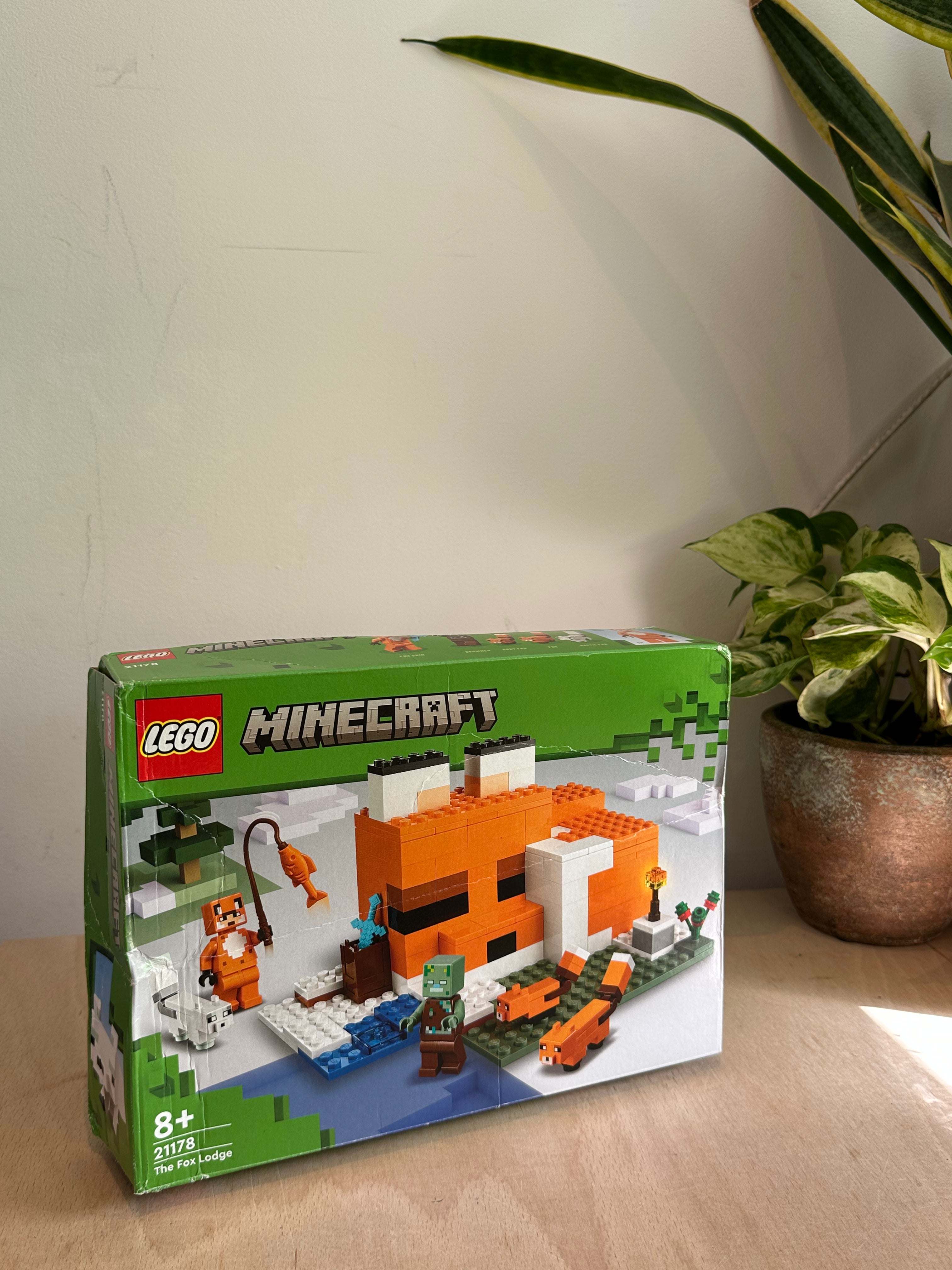 LEGO® 21178 Minecraft - The Fox Lodge